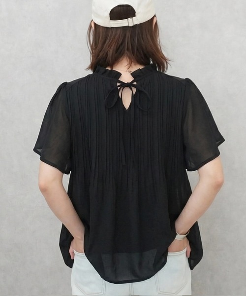 SELECT LEVERY(セレクトリベリー)の「フリルネックプリーツブラウス(シャツ/ブラウス・レディース・オフホワイト/ブラック・FREE)」の7枚目の写真