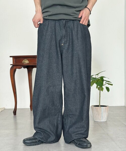 CPCM(シーピーシーエム)の「綿レーヨンバギーデニム(デニムパンツ・メンズ・サックスブルー/ブラック・MEDIUM/LARGE)」の2枚目の写真