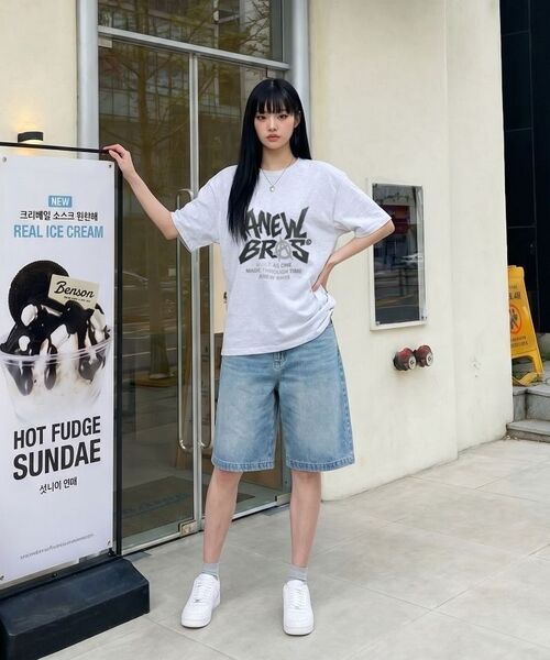 ANEWBROS（アニュブロス）の「マニフェストオーバーサイズ半袖Tシャツ6カラー[ANSE_2003]（Tシャツ/カットソー・レディース・ライトグレー/ネイビー/ホワイト×レッド/ホワイト×ブラック/ブラック×ホワイト/ブラック×ブルー・MEDIUM/SMALL/X-LARGE/LARGE）」の13枚目の写真