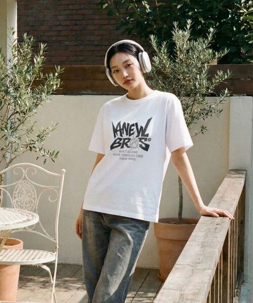 ANEWBROS（アニュブロス）の「マニフェストオーバーサイズ半袖Tシャツ6カラー[ANSE_2003]（Tシャツ/カットソー・レディース・ライトグレー/ネイビー/ホワイト×レッド/ホワイト×ブラック/ブラック×ホワイト/ブラック×ブルー・MEDIUM/SMALL/X-LARGE/LARGE）」の17枚目の写真