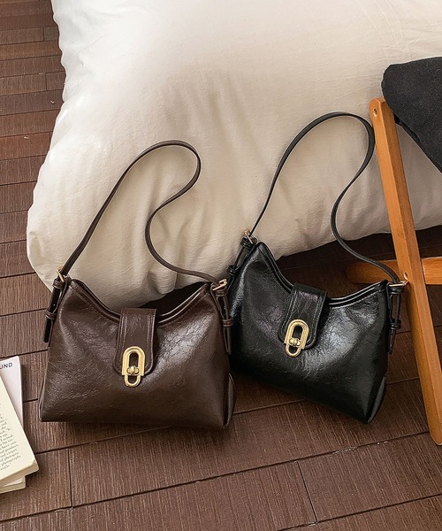 LA VORAGINE(ラ ヴォラジネ)の「ベルトフラップ 2wayショルダーバッグ 通勤(ショルダーバッグ・レディース・アイボリー/Black/A/Wine・FREE)」の17枚目の写真