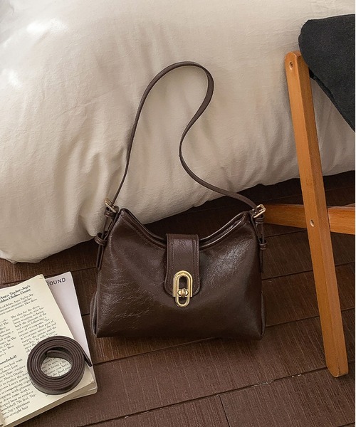 LA VORAGINE(ラ ヴォラジネ)の「ベルトフラップ 2wayショルダーバッグ 通勤(ショルダーバッグ・レディース・アイボリー/Black/A/Wine・FREE)」の18枚目の写真