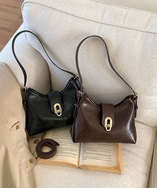 LA VORAGINE(ラ ヴォラジネ)の「ベルトフラップ 2wayショルダーバッグ 通勤(ショルダーバッグ・レディース・アイボリー/Black/A/Wine・FREE)」の16枚目の写真