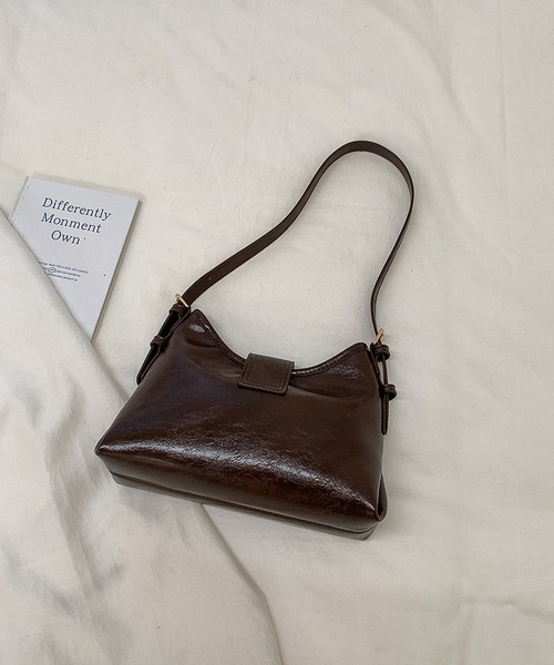 LA VORAGINE(ラ ヴォラジネ)の「ベルトフラップ 2wayショルダーバッグ 通勤(ショルダーバッグ・レディース・アイボリー/Black/A/Wine・FREE)」の21枚目の写真