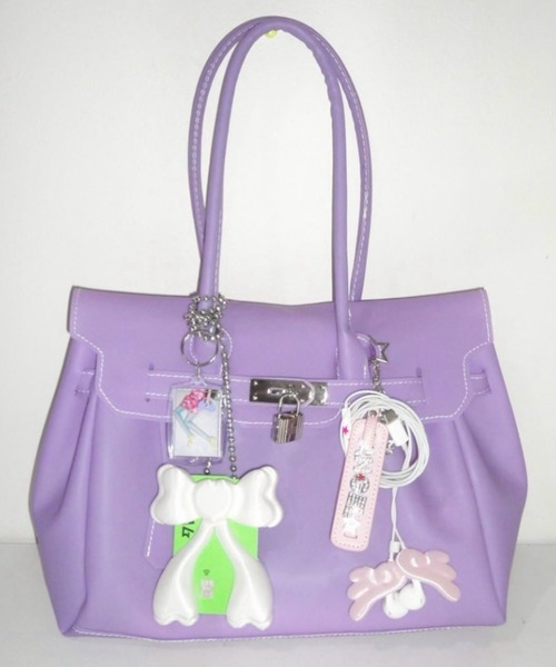 EVERYTHINGS（エブリシングス）の「【EVERYTHINGS】Bows Card-Holder / 【エブリシングス】３Dリボンチェーンカードホルダー（カードケース・レディース・ホワイト/ピンク/パープル・ONE SIZE）」の13枚目の写真