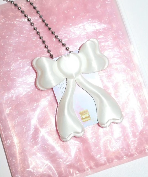 EVERYTHINGS（エブリシングス）の「【EVERYTHINGS】Bows Card-Holder / 【エブリシングス】３Dリボンチェーンカードホルダー（カードケース・レディース・ホワイト/ピンク/パープル・ONE SIZE）」の10枚目の写真