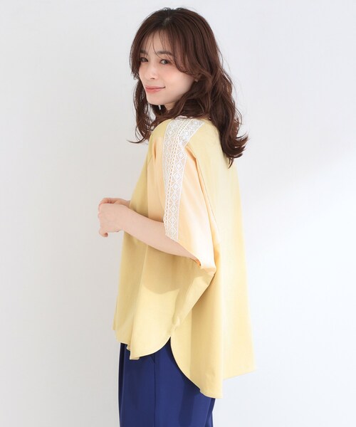 SHOO・LA・RUE(シューラルー)の「【ひんやり/洗濯機可/体型カバー】インせず着られる 肩レース切り替えポンチョ風トップス(Tシャツ/カットソー・レディース・ブルーグリーン/ホワイト/チャコールグレー/イエロー系その他・00)」の15枚目の写真