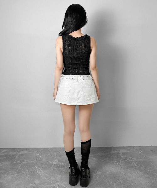 FOLLOWIN(フォロウィン)の「【前後2WAYで着用可能】フロントリボンフリルトップス(ベスト・レディース・ホワイト/ブラック・FREE)」の12枚目の写真