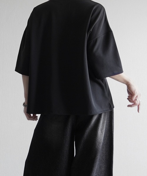 ELLUV（エルブ）の「【ELLUV/エルヴ】300gヘビークリアジョーゼット ヴィンテージフラワープリント ショート丈Tシャツ（Tシャツ/カットソー・メンズ・ブラック/ホワイト・S/L/M）」の19枚目の写真