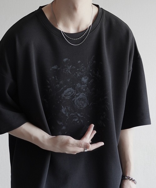 ELLUV（エルブ）の「【ELLUV/エルヴ】300gヘビークリアジョーゼット ヴィンテージフラワープリント ショート丈Tシャツ（Tシャツ/カットソー・メンズ・ブラック/ホワイト・S/L/M）」の13枚目の写真