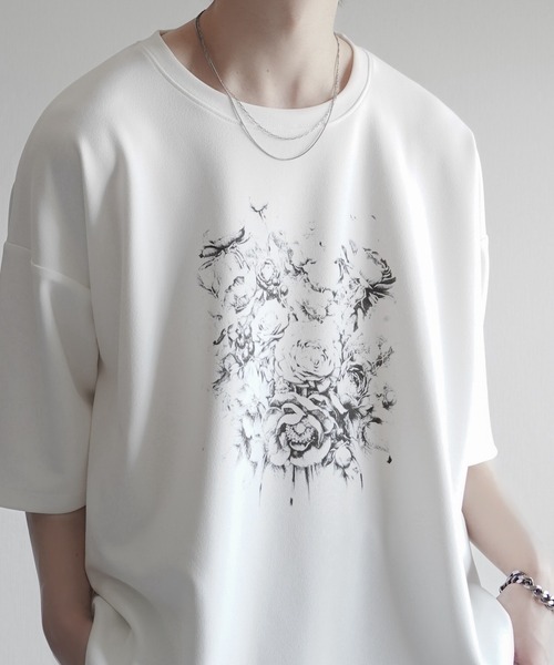ELLUV（エルブ）の「【ELLUV/エルヴ】300gヘビークリアジョーゼット ヴィンテージフラワープリント ショート丈Tシャツ（Tシャツ/カットソー・メンズ・ブラック/ホワイト・S/L/M）」の7枚目の写真