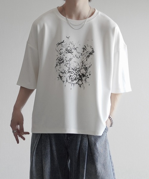ELLUV（エルブ）の「【ELLUV/エルヴ】300gヘビークリアジョーゼット ヴィンテージフラワープリント ショート丈Tシャツ（Tシャツ/カットソー・メンズ・ブラック/ホワイト・S/L/M）」の9枚目の写真