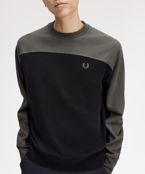 FRED PERRY(フレッドペリー)の「Colour Block Sweatshirt/カラーブロックスウェット(スウェット・メンズ・ブラック・M/L/S)」の1枚目の写真