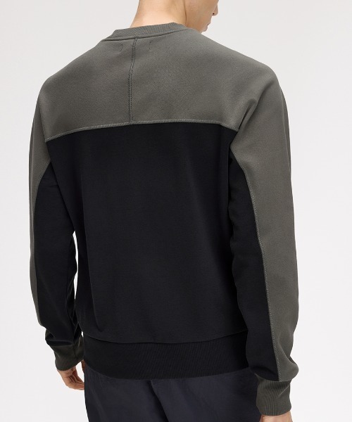 FRED PERRY(フレッドペリー)の「Colour Block Sweatshirt/カラーブロックスウェット(スウェット・メンズ・ブラック・M/L/S)」の2枚目の写真