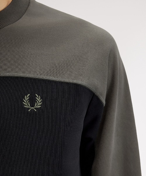 FRED PERRY(フレッドペリー)の「Colour Block Sweatshirt/カラーブロックスウェット(スウェット・メンズ・ブラック・M/L/S)」の4枚目の写真
