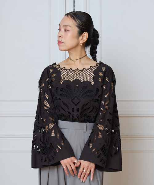 IENA LA BOUCLE(イエナラブークル)の「IENA LA BOUCLE カットワーク刺繍ブラウス(シャツ/ブラウス・レディース・ホワイト×ホワイト/ブラック・FREE)」の7枚目の写真