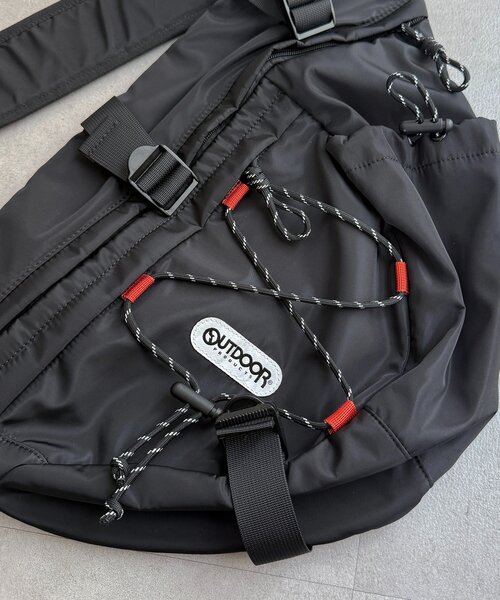 OUTDOOR PRODUCTS(アウトドアプロダクツ)の「パラコードスリングバッグ(トートバッグ・メンズ・グレイッシュベージュ/ブラック・FREE)」の6枚目の写真