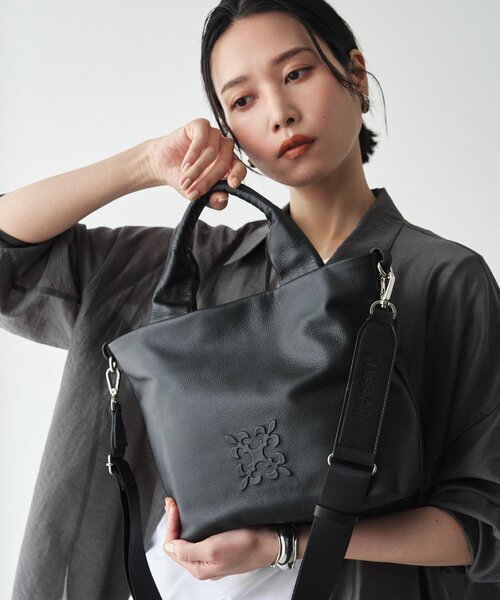 russet(ラシット)の「【Souffle TOTE】レザー2WAYトートバッグ(トートバッグ・レディース・ダークブラウン/グレイッシュベージュ/ブラック・FREE)」の4枚目の写真