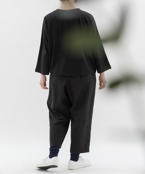 nop de nod（ノップドゥノッド）の「Clocheスワン刺繍布帛9分袖カットソー（Tシャツ/カットソー・レディース・ブラック/ネイビー/ブラウン・3）」の20枚目の写真