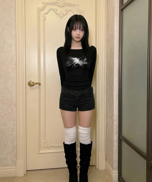 IZROOM（イズルーム）の「クロウボートネックロングスリーブ（ブラック）（Tシャツ/カットソー・レディース・その他・FREE）」の2枚目の写真
