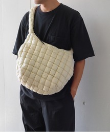 もこもこビッグボディバッグ