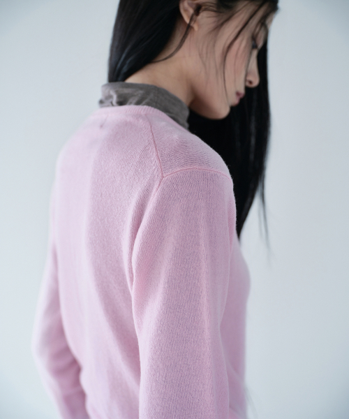 MUSINSA STANDARD WOMAN（ムシンサスタンダードウーマン）の「[プラス] ウィメンズ カシミヤ100 ラウンドネック カーディガン [ライトピンク]（カーディガン/ボレロ・レディース・その他・SMALL/MEDIUM/LARGE）」の5枚目の写真