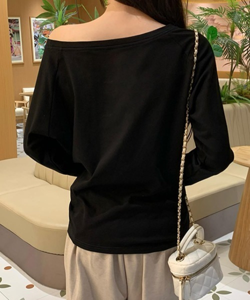 Bifrost(ビフレスト)の「オフショルダーカットソー(Tシャツ/カットソー・レディース・ホワイト/ブラック/グレー/ネイビー・FREE)」の7枚目の写真