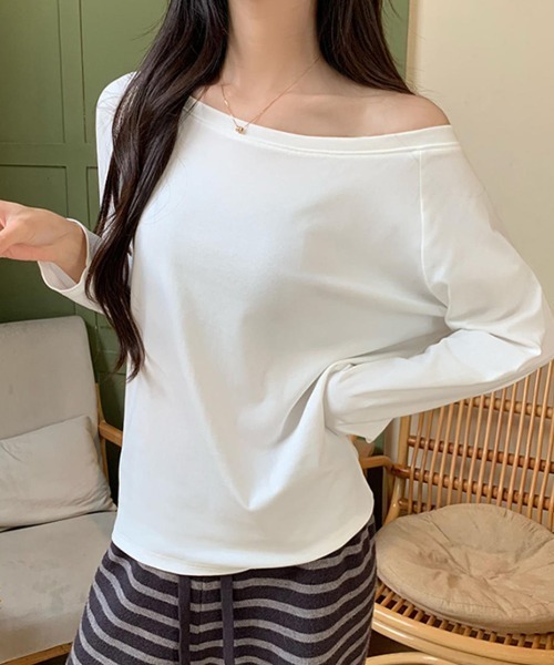 Bifrost(ビフレスト)の「オフショルダーカットソー(Tシャツ/カットソー・レディース・ホワイト/ブラック/グレー/ネイビー・FREE)」の13枚目の写真