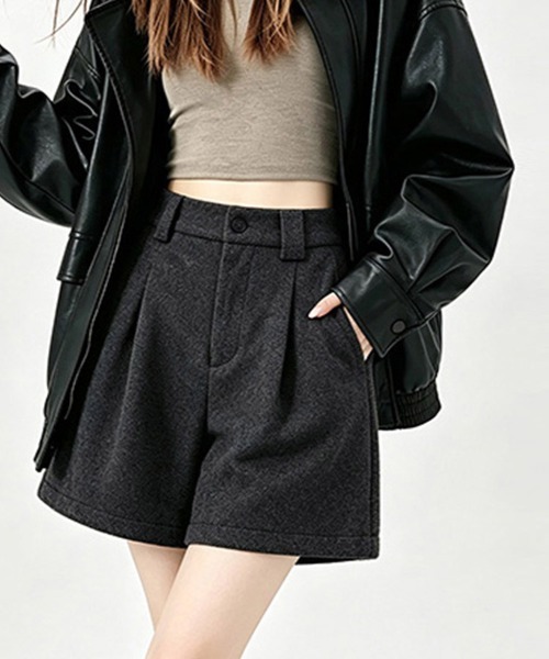 LEMOA(レモア)の「タック入りショートパンツ レディース(その他パンツ・レディース・ブラック/グレー・SMALL/MEDIUM/LARGE/X-LARGE)」の4枚目の写真