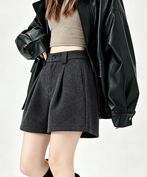 LEMOA(レモア)の「タック入りショートパンツ レディース(その他パンツ・レディース・ブラック/グレー・SMALL/MEDIUM/LARGE/X-LARGE)」の5枚目の写真