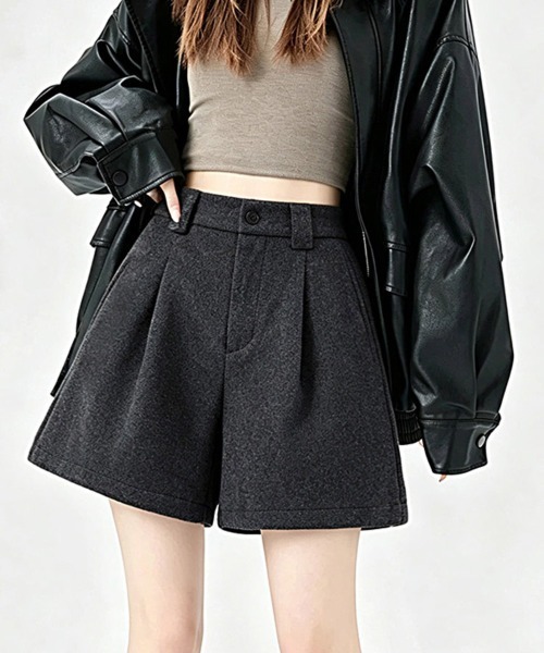 LEMOA(レモア)の「タック入りショートパンツ レディース(その他パンツ・レディース・ブラック/グレー・SMALL/MEDIUM/LARGE/X-LARGE)」の7枚目の写真