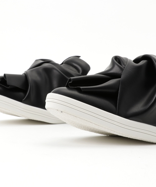 POU DOU DOU（プードゥドゥ）の「ねじりリボンスリッポン（スリッポン・レディース・ブラック/ピンクベージュ/グレー・3/4）」の7枚目の写真