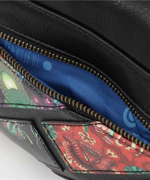 Desigual（デシグアル）の「「Desigual/デシグアル」バッグ（ショルダーバッグ・レディース・ブラック系その他・ONE SIZE）」の6枚目の写真