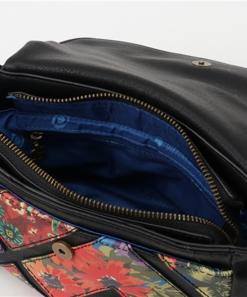 Desigual（デシグアル）の「「Desigual/デシグアル」バッグ（ショルダーバッグ・レディース・ブラック系その他・ONE SIZE）」の9枚目の写真