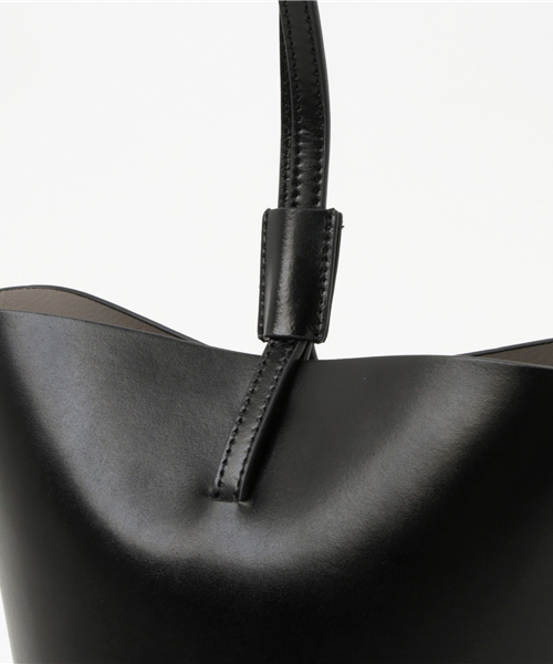 YAHKI（ヤーキ）の「YAHKI（ヤーキ）バケットバッグ（ショルダーバッグ・レディース・ベージュ/アイボリー/ブラック/ピンク・FREE）」の6枚目の写真