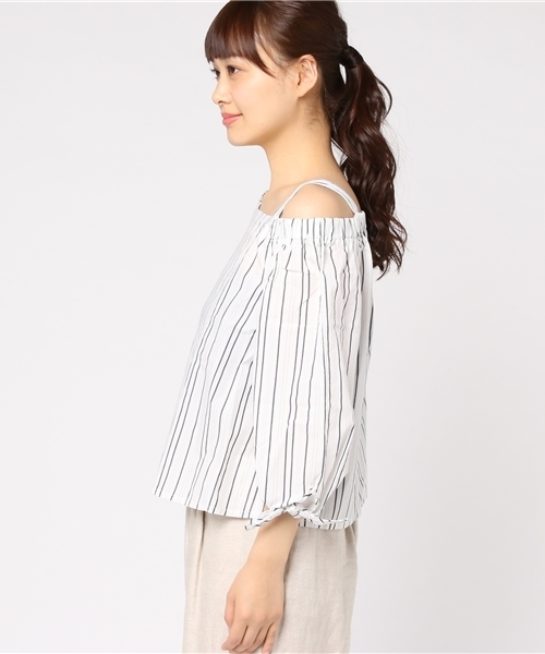 Honeys（ハニーズ）の「袖リボンブラウス（シャツ/ブラウス・レディース・ブルー系その他/ホワイト×ネイビー/ブラック系その他/ピンク系その他/ブルー系その他2/ホワイト・M/L）」の8枚目の写真