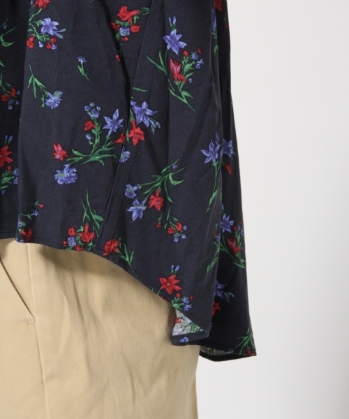 GLOBAL WORK（グローバルワーク）の「ギャザープリントブラウス長袖/761375（シャツ/ブラウス・レディース・ネイビー/ホワイト/ピンク・LARGE/SMALL/MEDIUM）」の11枚目の写真