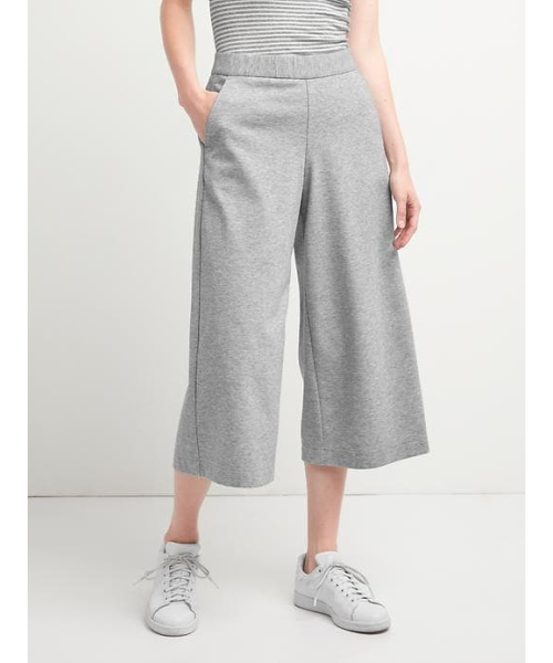 GAP(ギャップ)の「Gap ポンチ ワイドレッグ クロップドキュロット(その他パンツ・レディース・チャコールグレー/ライトグレー/ブラック・M/S/XS/XXS/XXXS/L)」の1枚目の写真