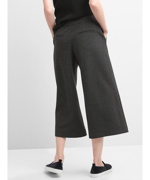 GAP(ギャップ)の「Gap ポンチ ワイドレッグ クロップドキュロット(その他パンツ・レディース・チャコールグレー/ライトグレー/ブラック・M/S/XS/XXS/XXXS/L)」の7枚目の写真