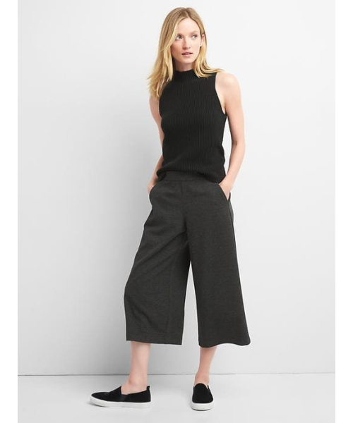 GAP(ギャップ)の「Gap ポンチ ワイドレッグ クロップドキュロット(その他パンツ・レディース・チャコールグレー/ライトグレー/ブラック・M/S/XS/XXS/XXXS/L)」の5枚目の写真