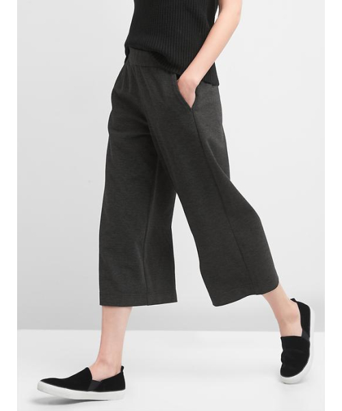 GAP(ギャップ)の「Gap ポンチ ワイドレッグ クロップドキュロット(その他パンツ・レディース・チャコールグレー/ライトグレー/ブラック・M/S/XS/XXS/XXXS/L)」の4枚目の写真