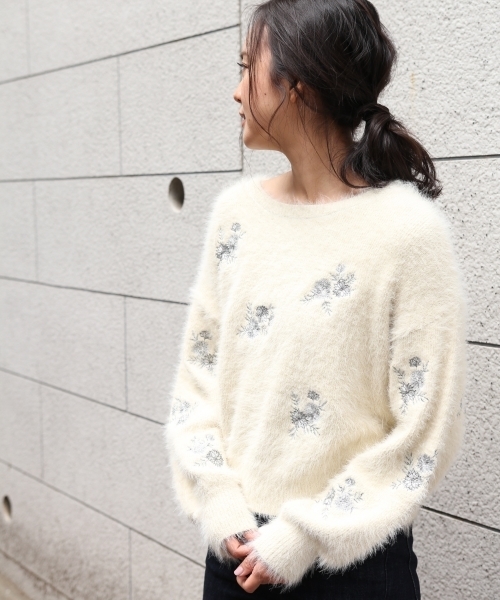 laboratory work（ラボラトリーワーク）の「フェザーラメ刺繍ニットプルオーバー（ニット/セーター・レディース・ブラック/オフホワイト/ピンク・MEDIUM）」の4枚目の写真