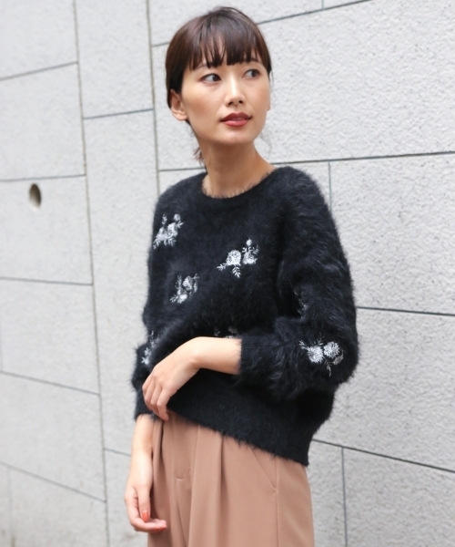 laboratory work（ラボラトリーワーク）の「フェザーラメ刺繍ニットプルオーバー（ニット/セーター・レディース・ブラック/オフホワイト/ピンク・MEDIUM）」の17枚目の写真