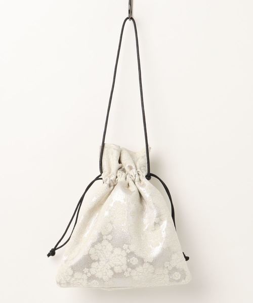 merlot plus(メルロープリュス)の「花柄巾着バッグ2563(ハンドバッグ・レディース・ライトブルー/ブラック/オフホワイト/イエロー・FREE)」の2枚目の写真