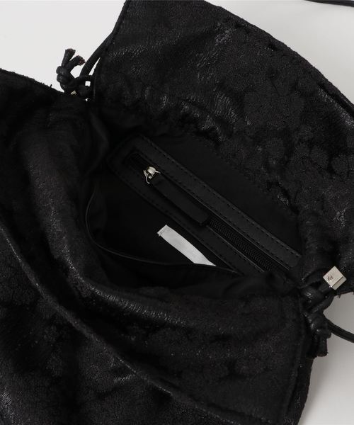 merlot plus(メルロープリュス)の「花柄巾着バッグ2563(ハンドバッグ・レディース・ライトブルー/ブラック/オフホワイト/イエロー・FREE)」の6枚目の写真