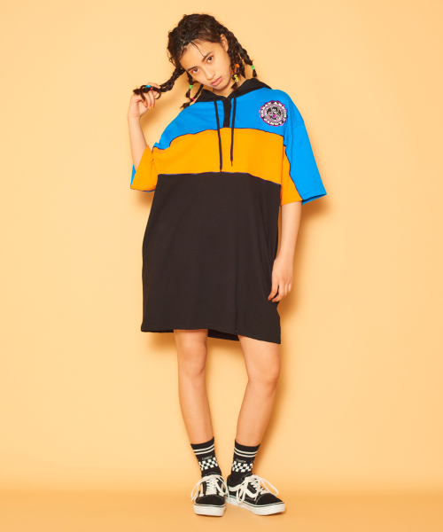 Candy Stripper（キャンディストリッパー）の「GREAT ABSURD CANDY HOODIE ワンピース（ワンピース・レディース・ベージュ/ピンク/ブルー・2）」の6枚目の写真