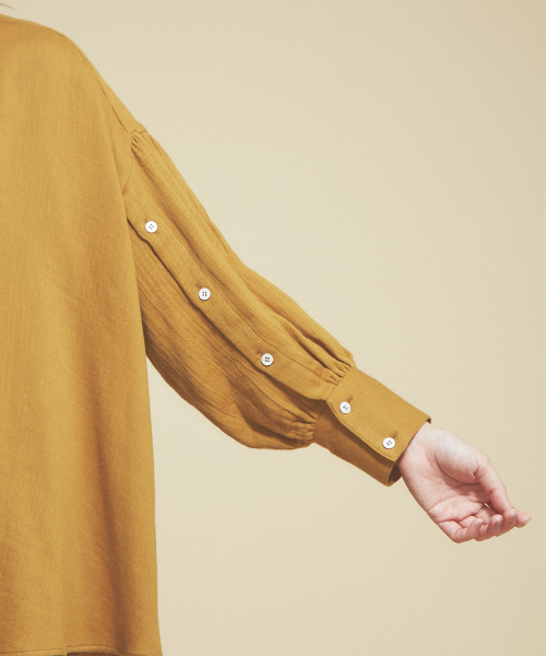 qualite（カリテ）の「綿ガーゼギャザーブラウス（シャツ/ブラウス・レディース・ホワイト/マスタード・フリー）」の7枚目の写真