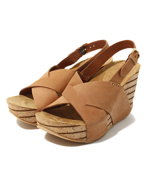 Chico（チコ）の「VICTORWIDEｸﾛｽｻﾝﾀﾞﾙ（サンダル・レディース・ブラック/タン/ブラウン・36/37/38）」の3枚目の写真