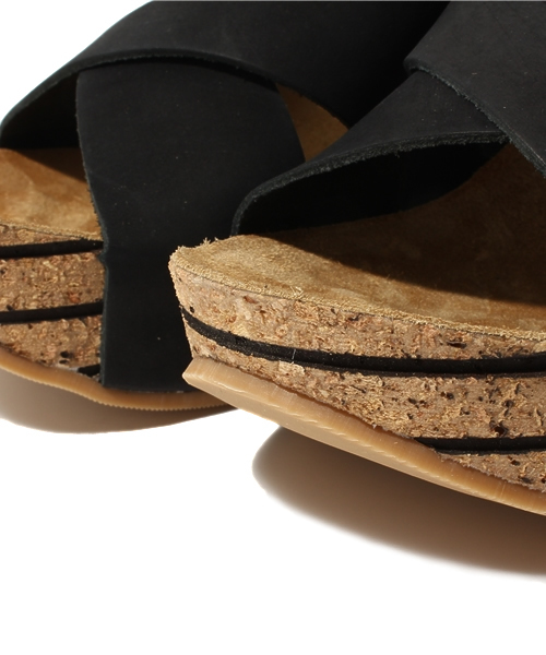 Chico（チコ）の「VICTORWIDEｸﾛｽｻﾝﾀﾞﾙ（サンダル・レディース・ブラック/タン/ブラウン・36/37/38）」の6枚目の写真