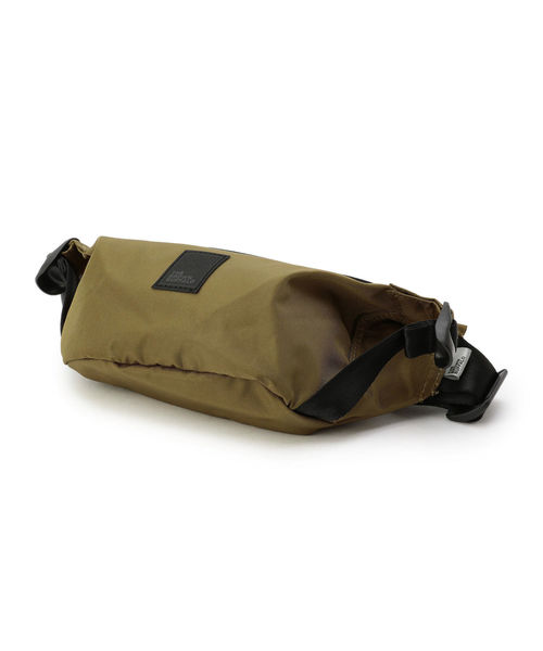 SHIPS(シップス)の「THE BROWN BUFFALO: SUPPLYSLING ボディバッグ(ボディバッグ/ウエストポーチ・メンズ・ブラック/ネイビー/キャメル・ONE SIZE)」の11枚目の写真
